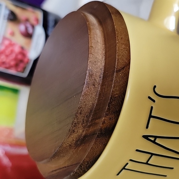 That's All Yolks Rae Dunn Yellow Egg Mug w / Coaster Lid  💛 - Picture 7 of 12